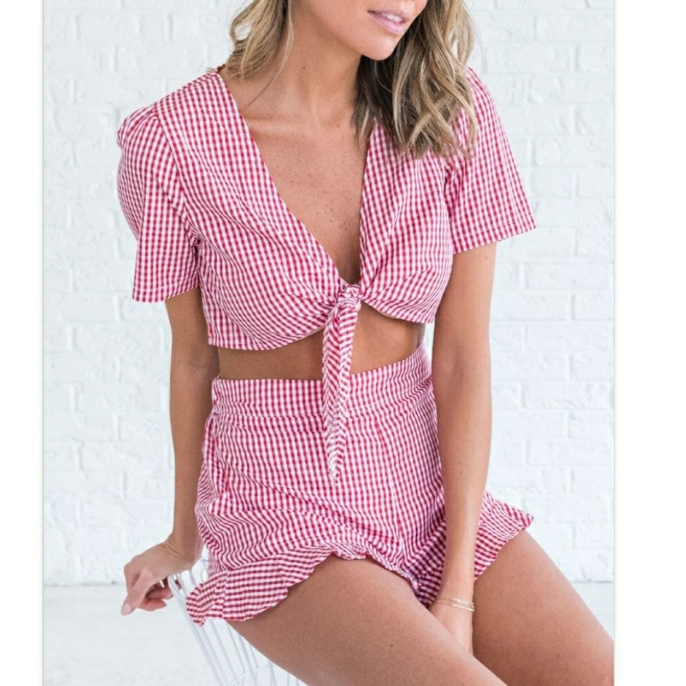 🆕RED&WHITE GINGHAM PLAID CROPTOP& SHORTS (2+ SET) - Picture 1 of 8